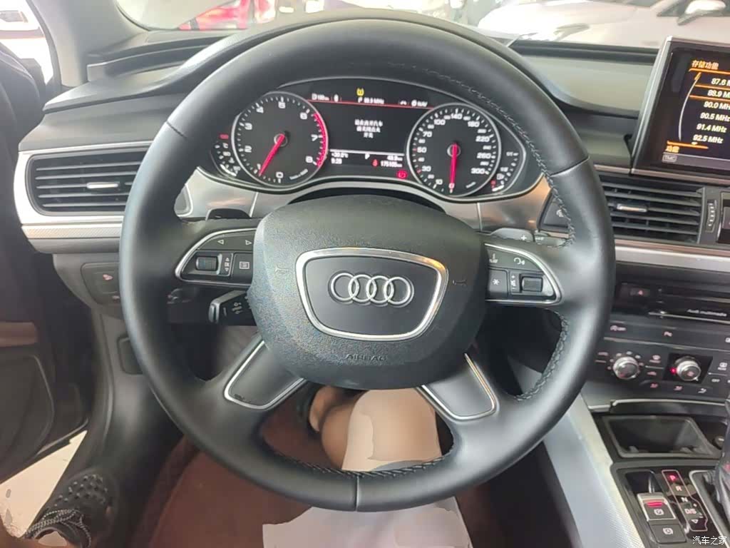 Audi A6L, 2015 11