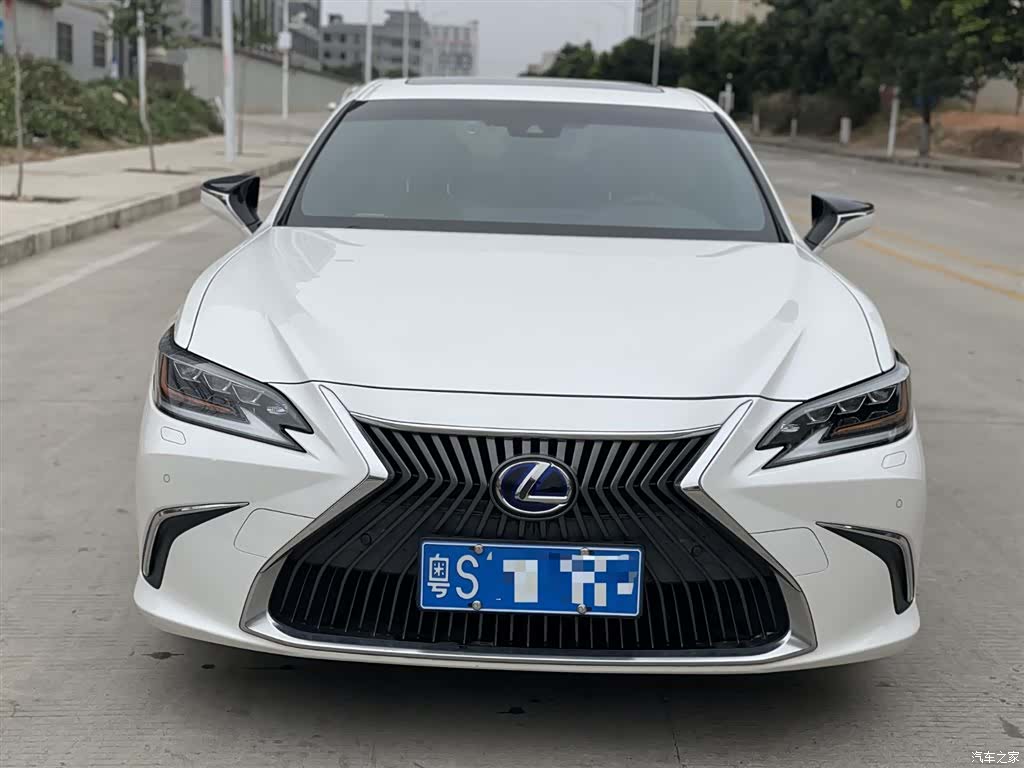 Lexus ES, 2021 13