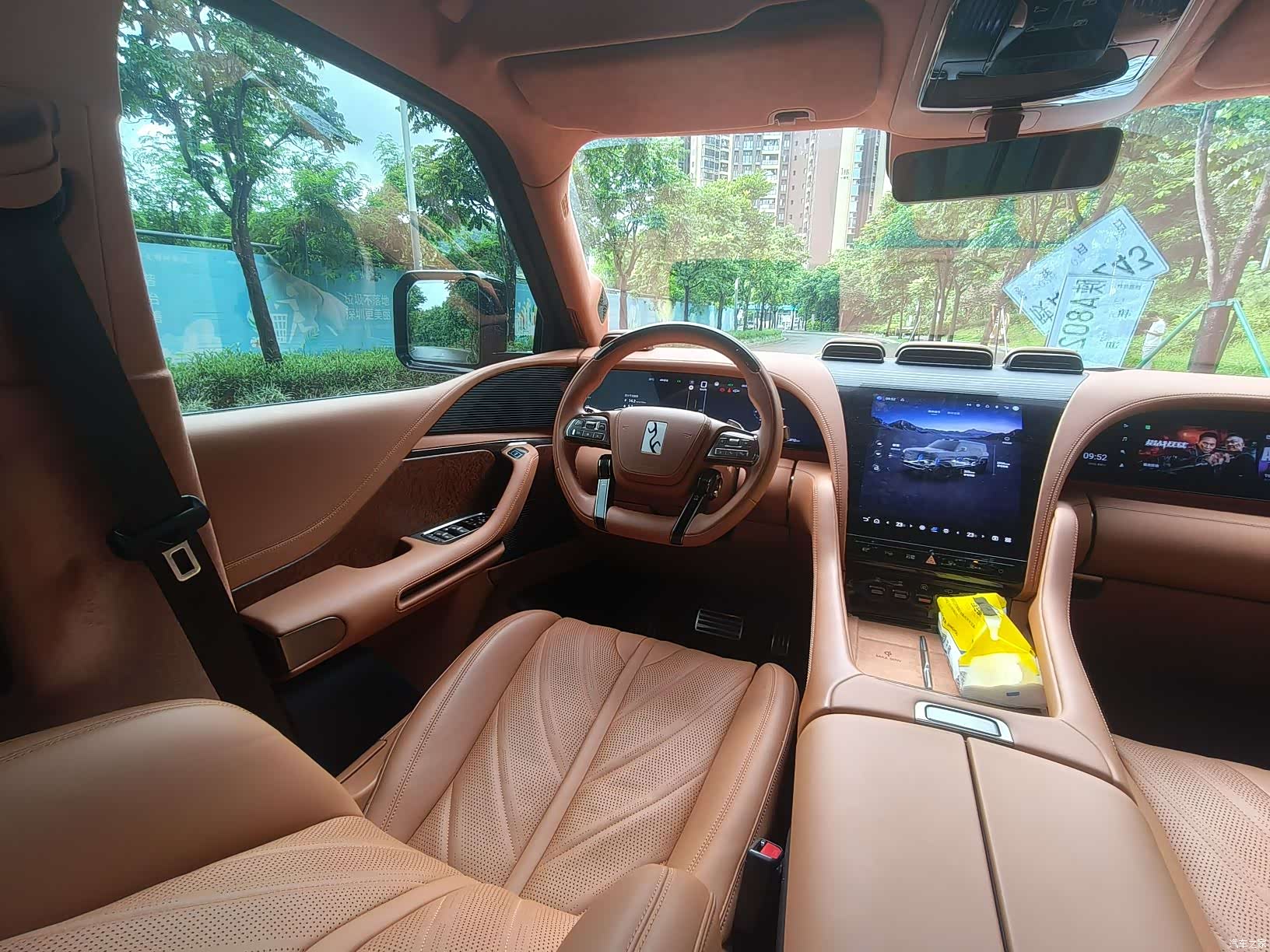 Yangwang U8, 2023 13