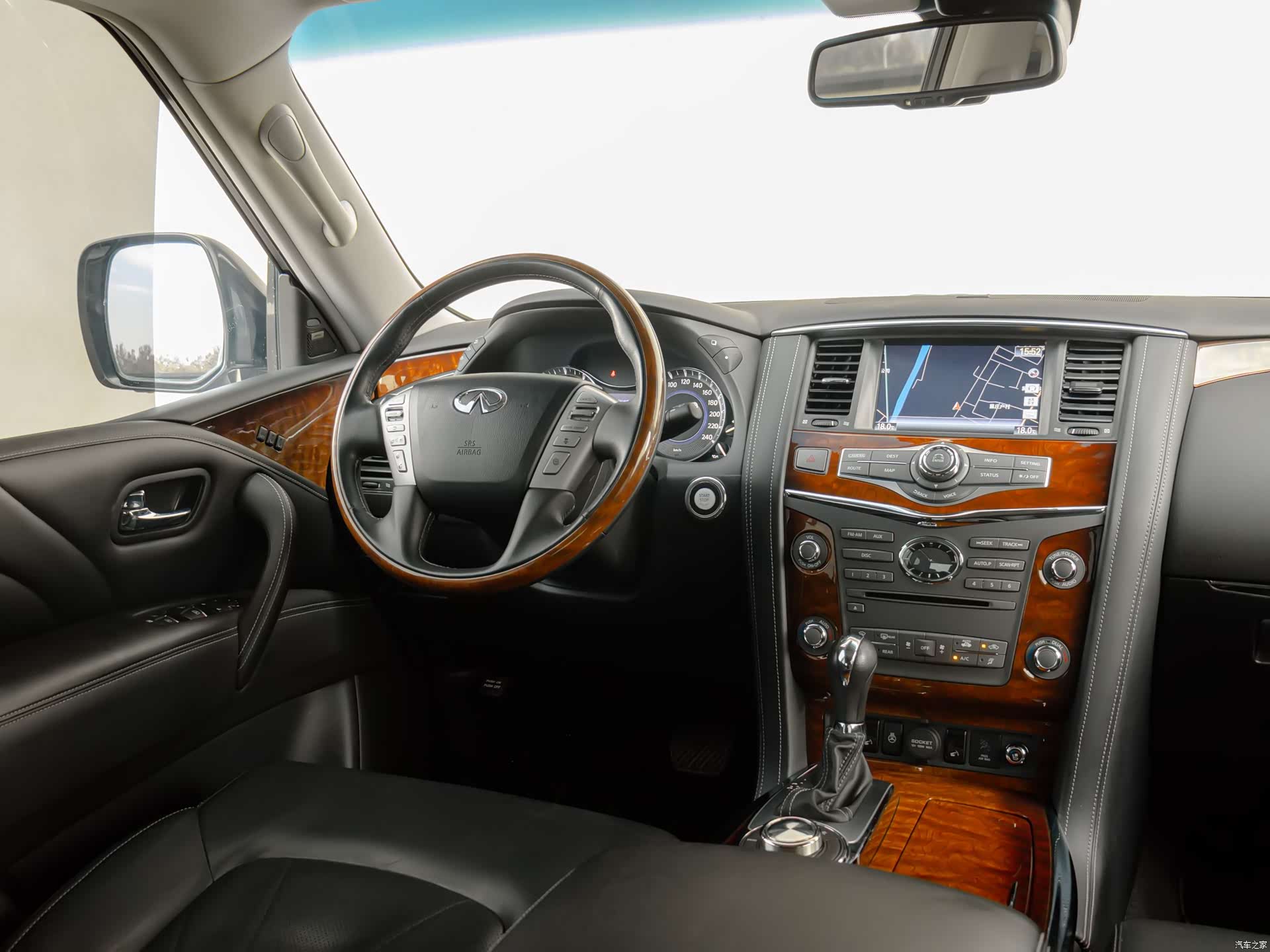 Infiniti QX80, 2018 все фото