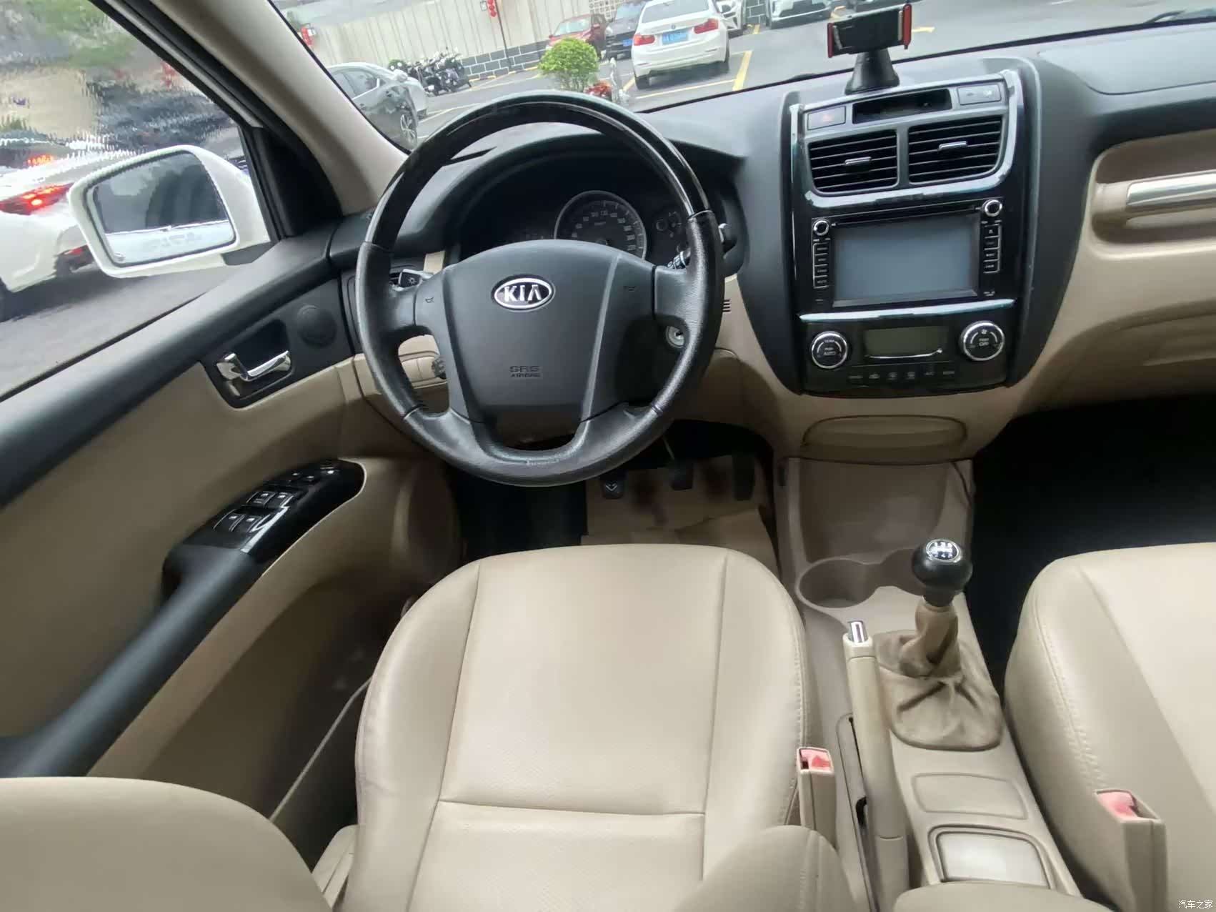 Kia GLS, 2011 16