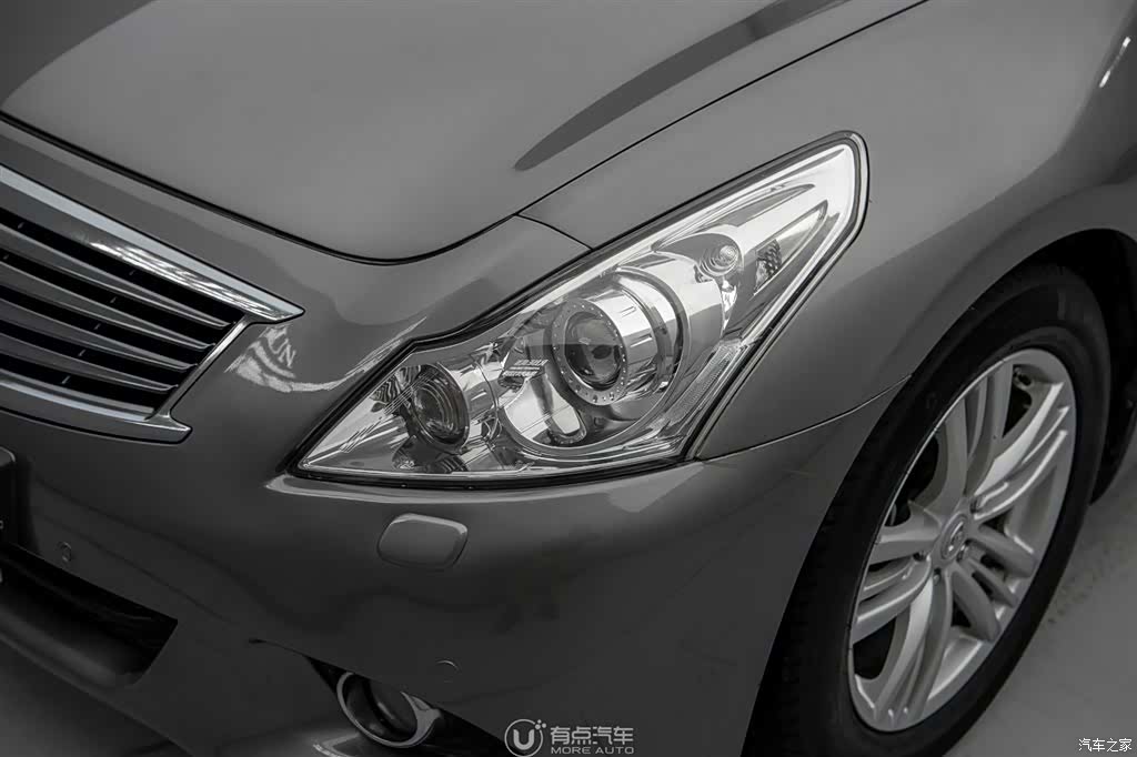 Infiniti G37, 2011 3