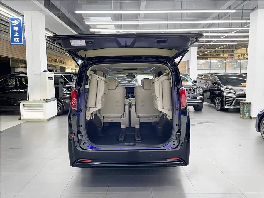 Toyota Alphard 2020, фото 15