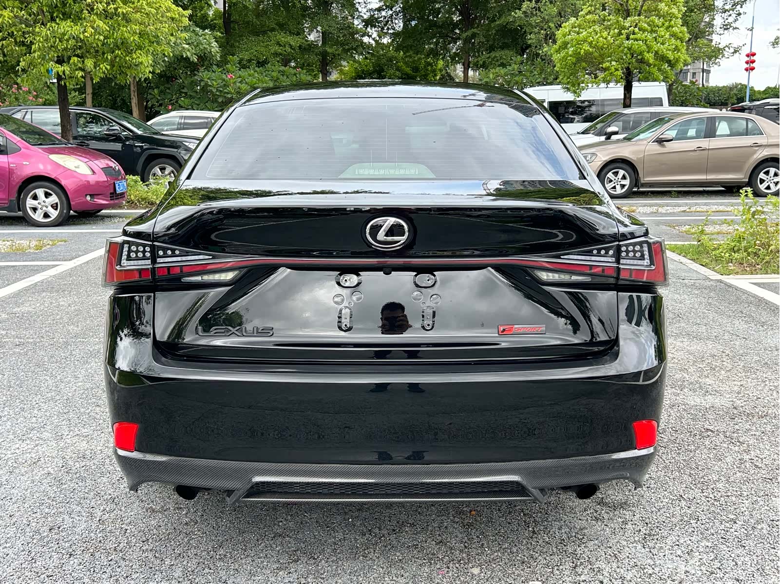 Lexus IS, 2016 11