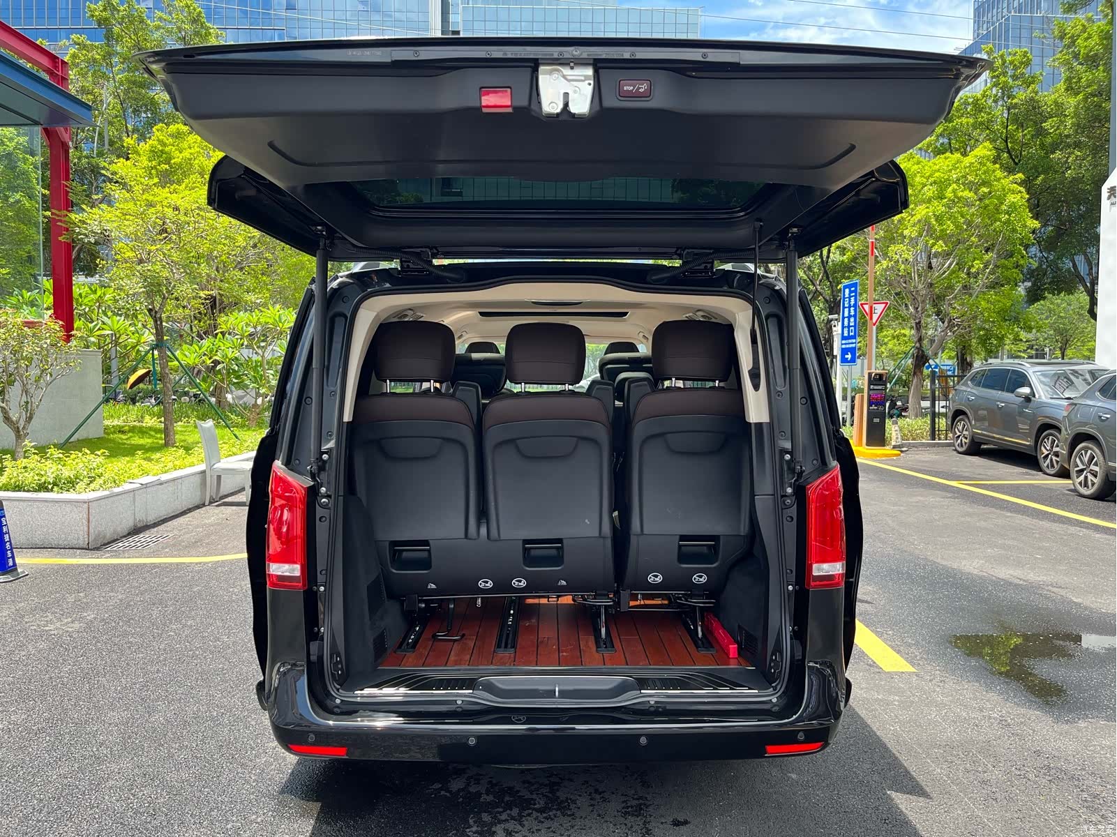 Mercedes-Benz V-Class, 2022 25