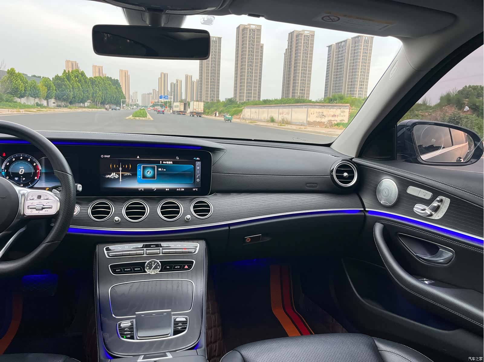 Mercedes-Benz E-Class, 2019 10