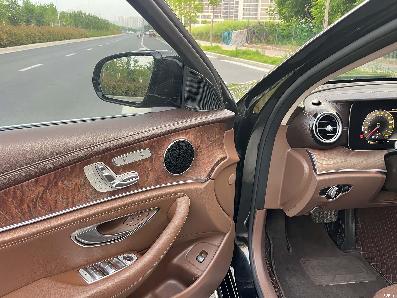 Mercedes-Benz E-Class, 2020 16