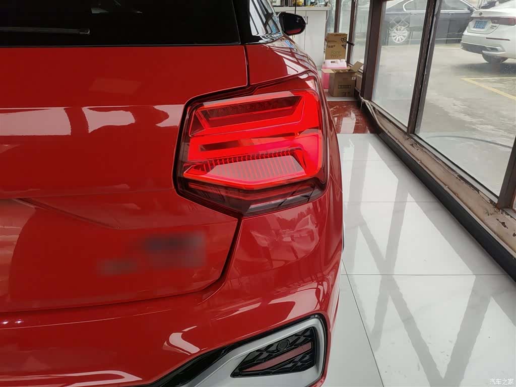 Audi Q2L, 2022 8