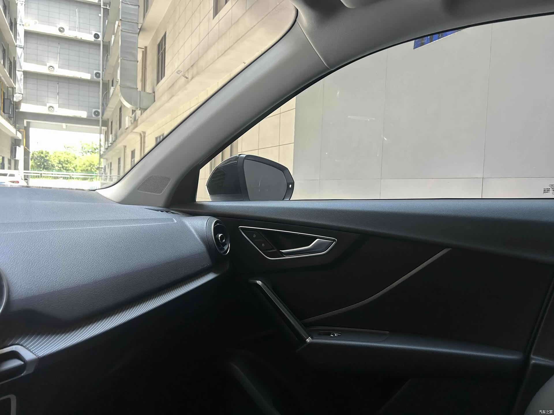 Audi Q2L, 2021 8