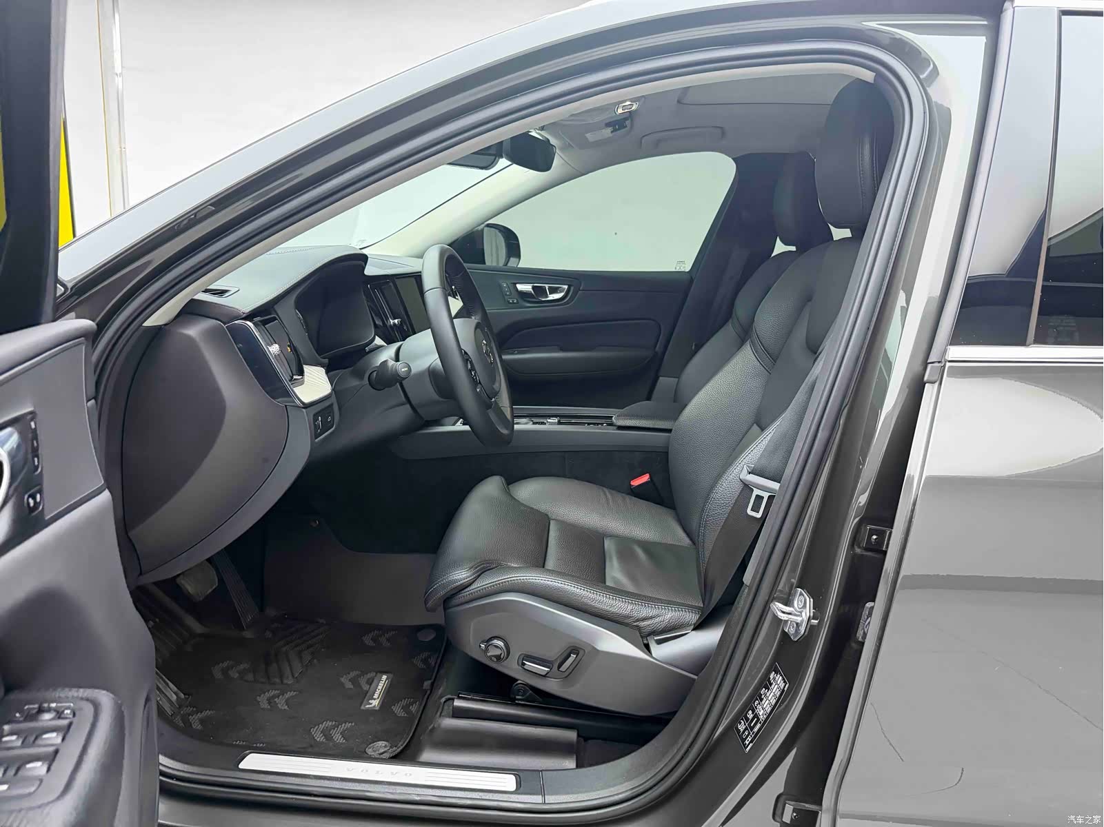 Volvo XC60, 2020 4
