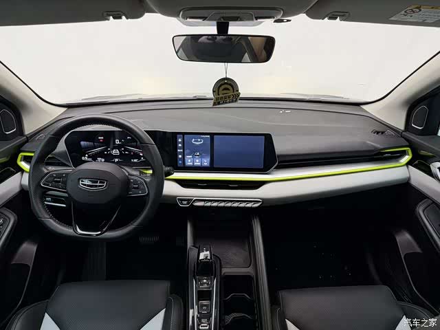 Geely Coolray, 2022 7