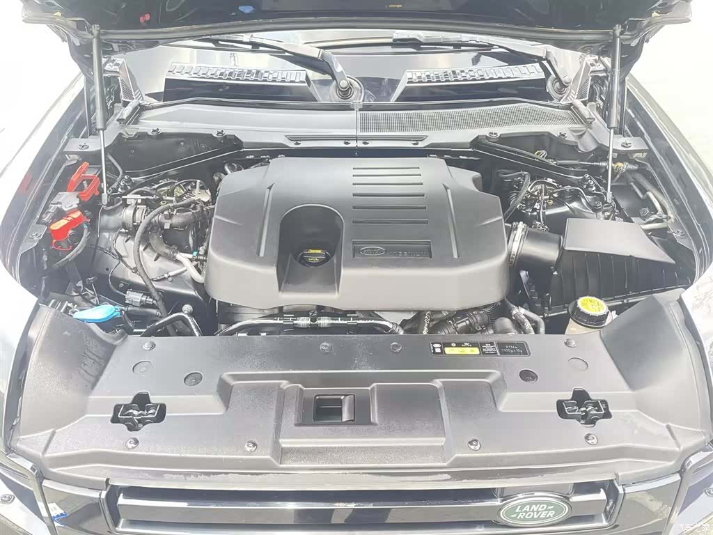Land Rover Defender, 2023 25