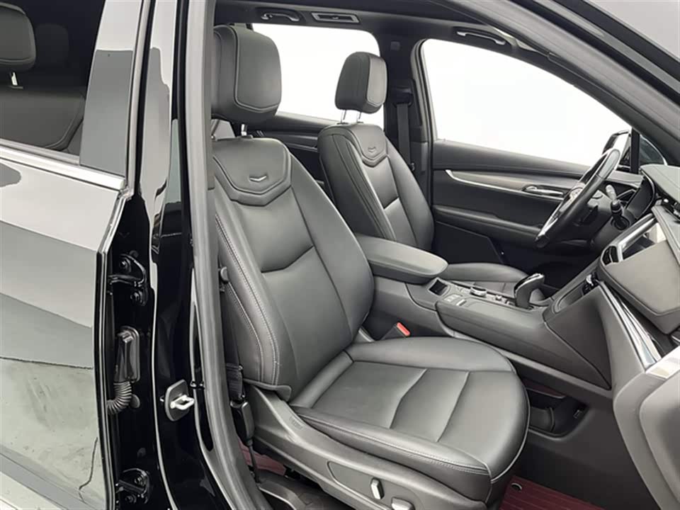 Cadillac XT6