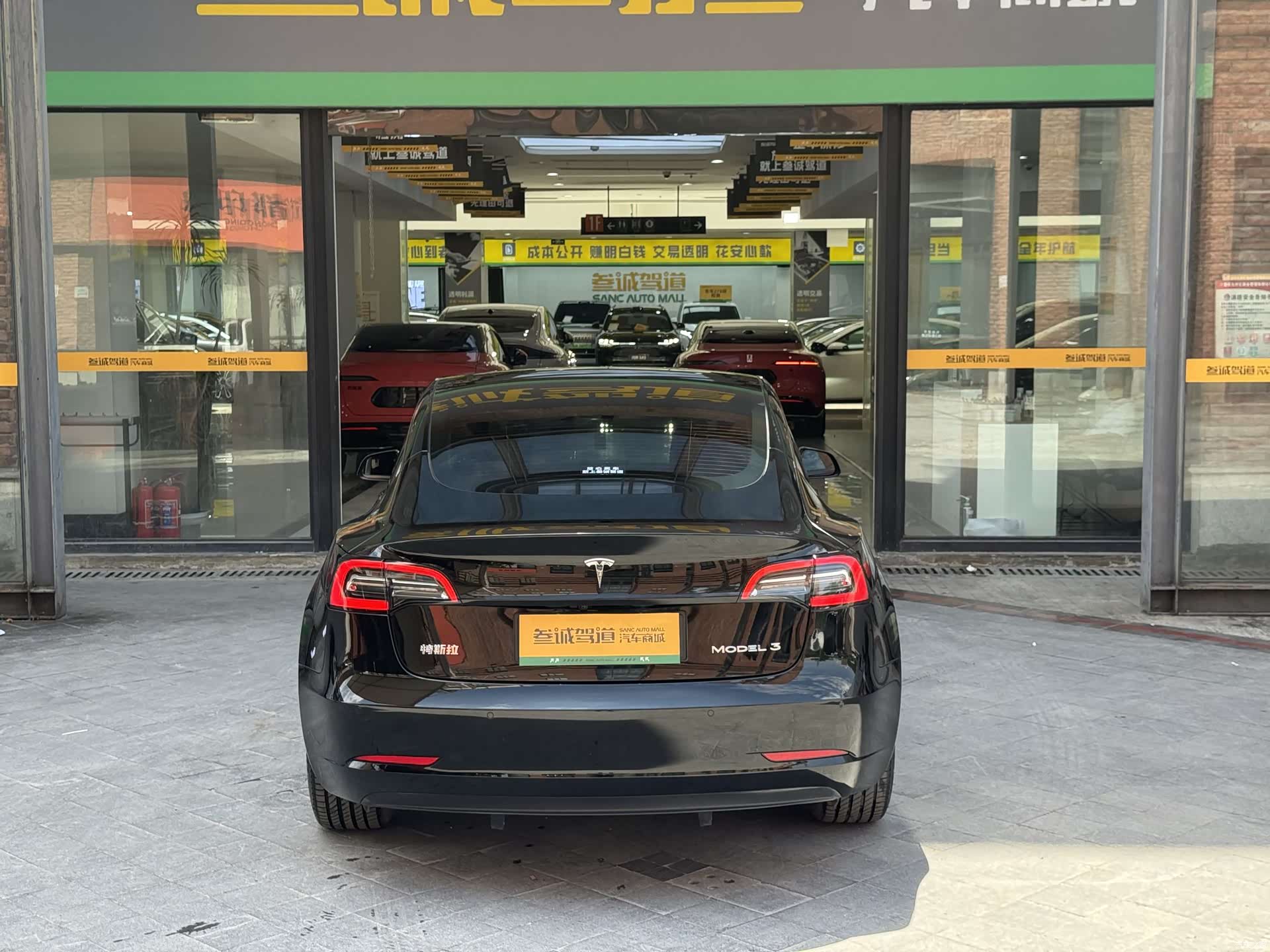 Tesla Model 3, 2023 все фото