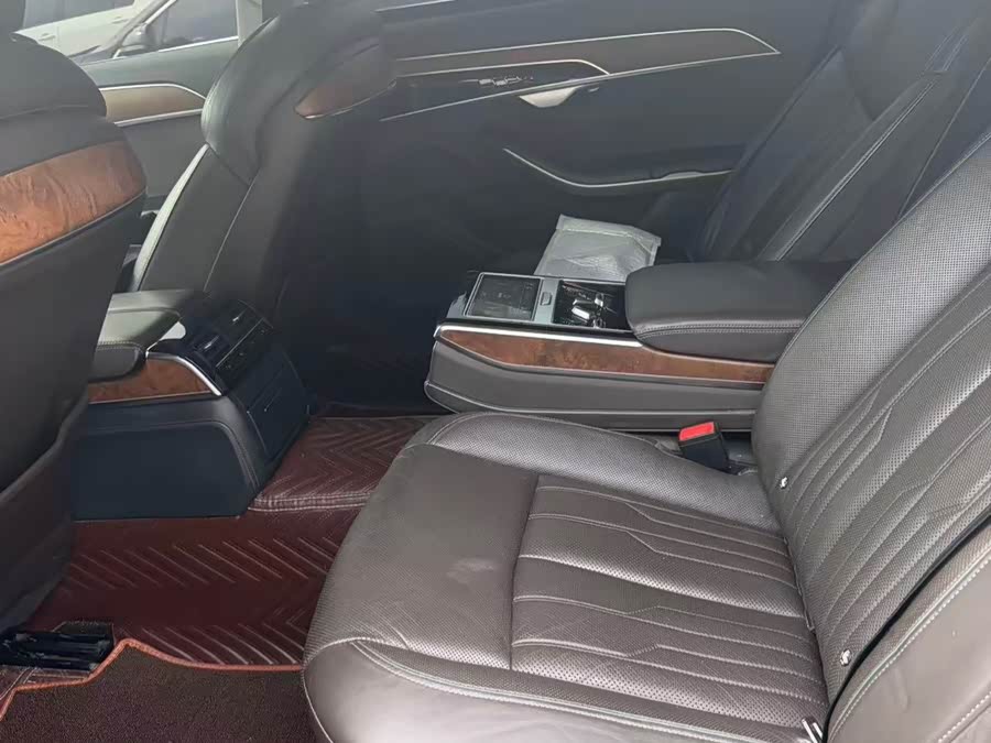 Audi A8 2018, фото 5