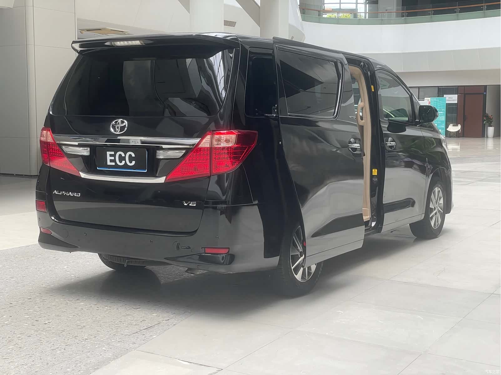 Toyota Alphard, 2012 7