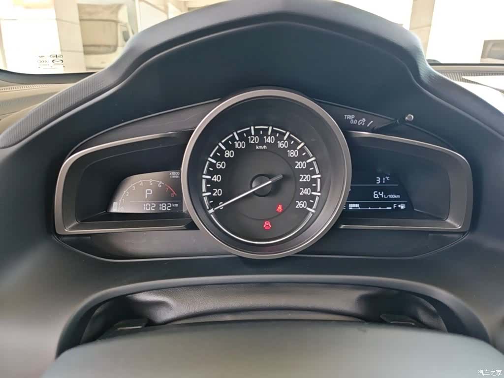 Mazda CX-4, 2019 12