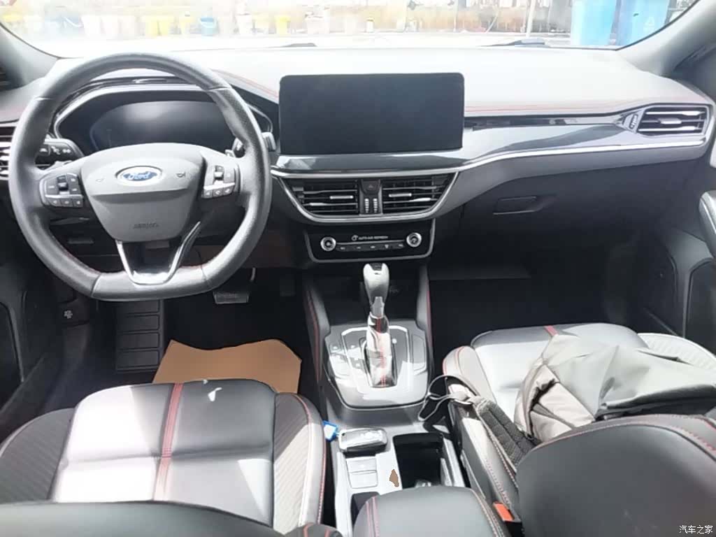 Ford Focus, 2023 10