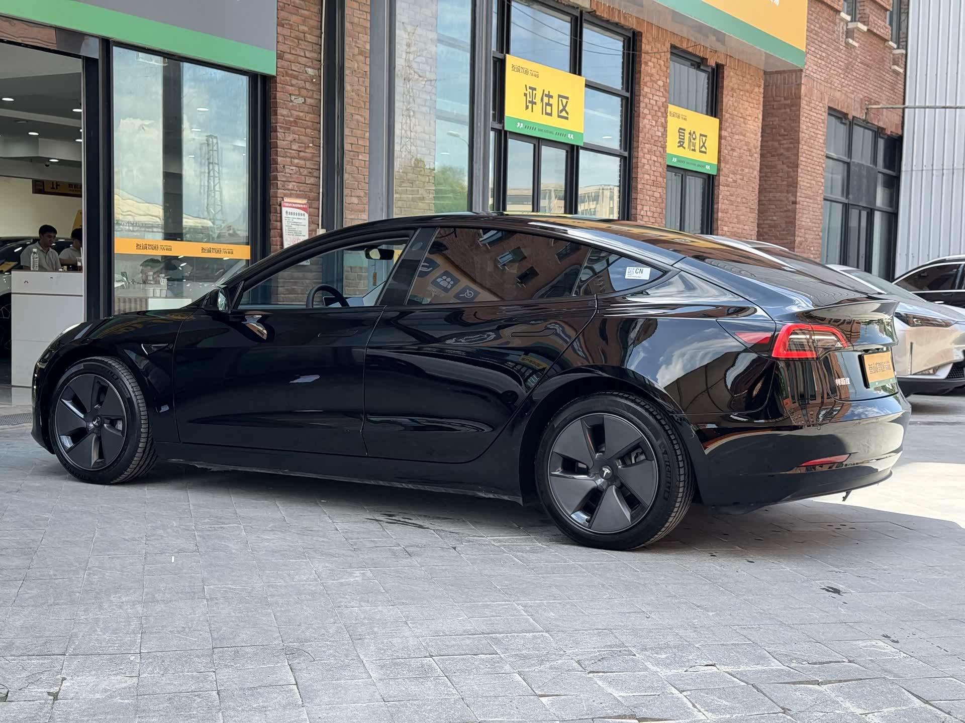 Tesla Model 3, 2023 6