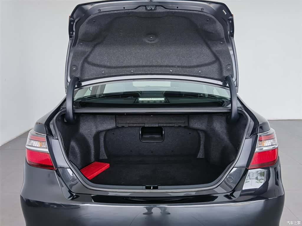 Toyota Camry, 2017 16