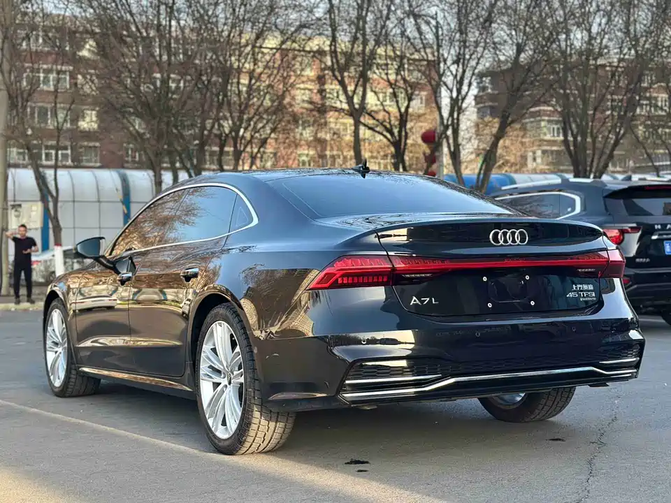 Audi A7L