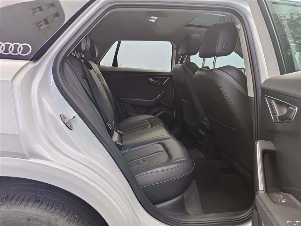 Audi Q2L, 2023 12