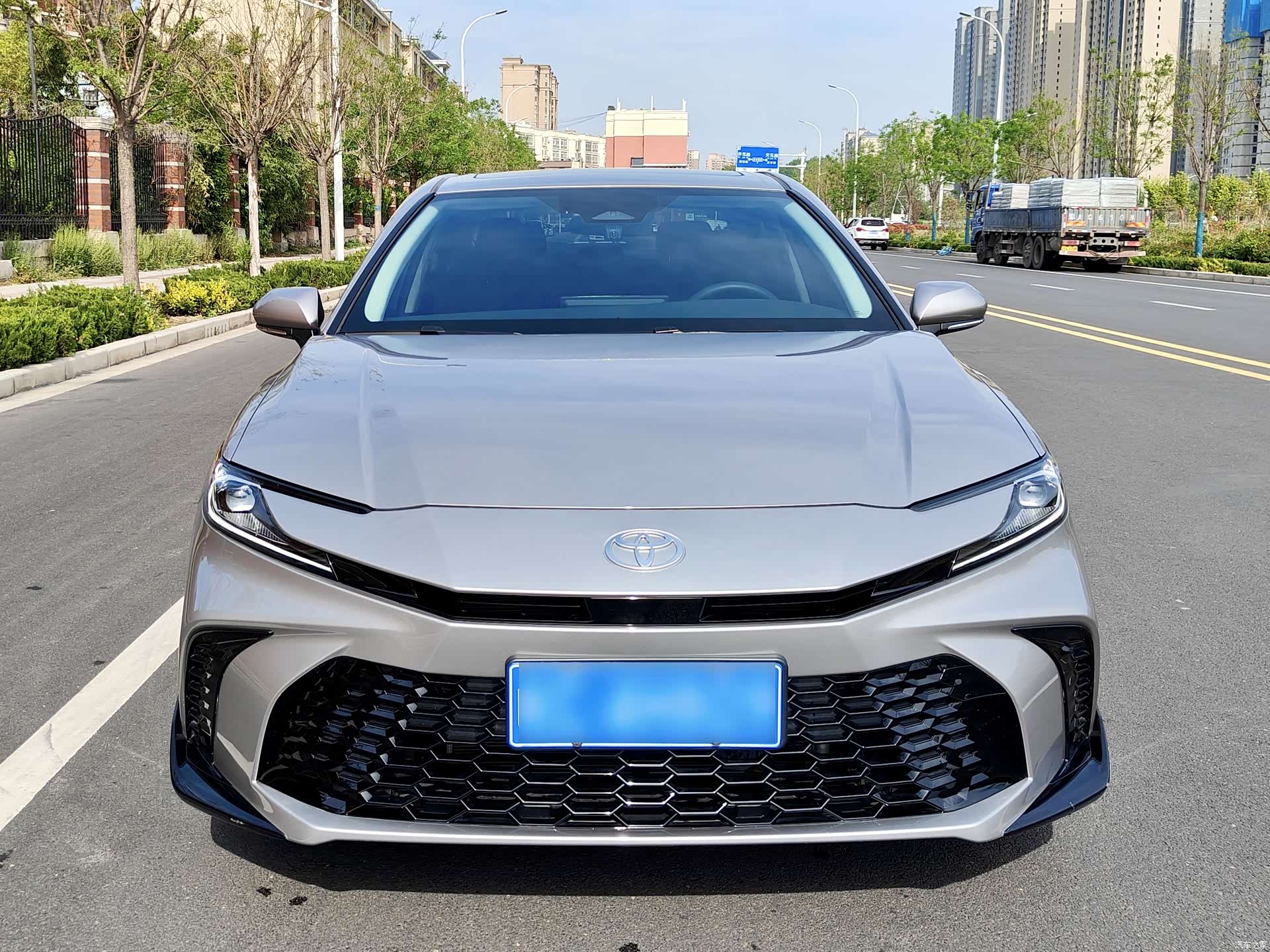 Toyota Camry, 2025 2