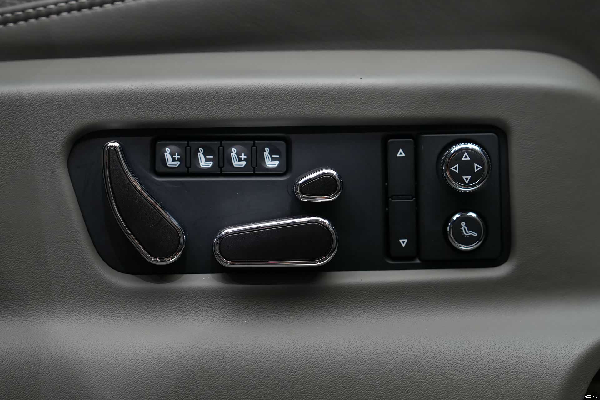 Bentley Bentayga, 2021 19