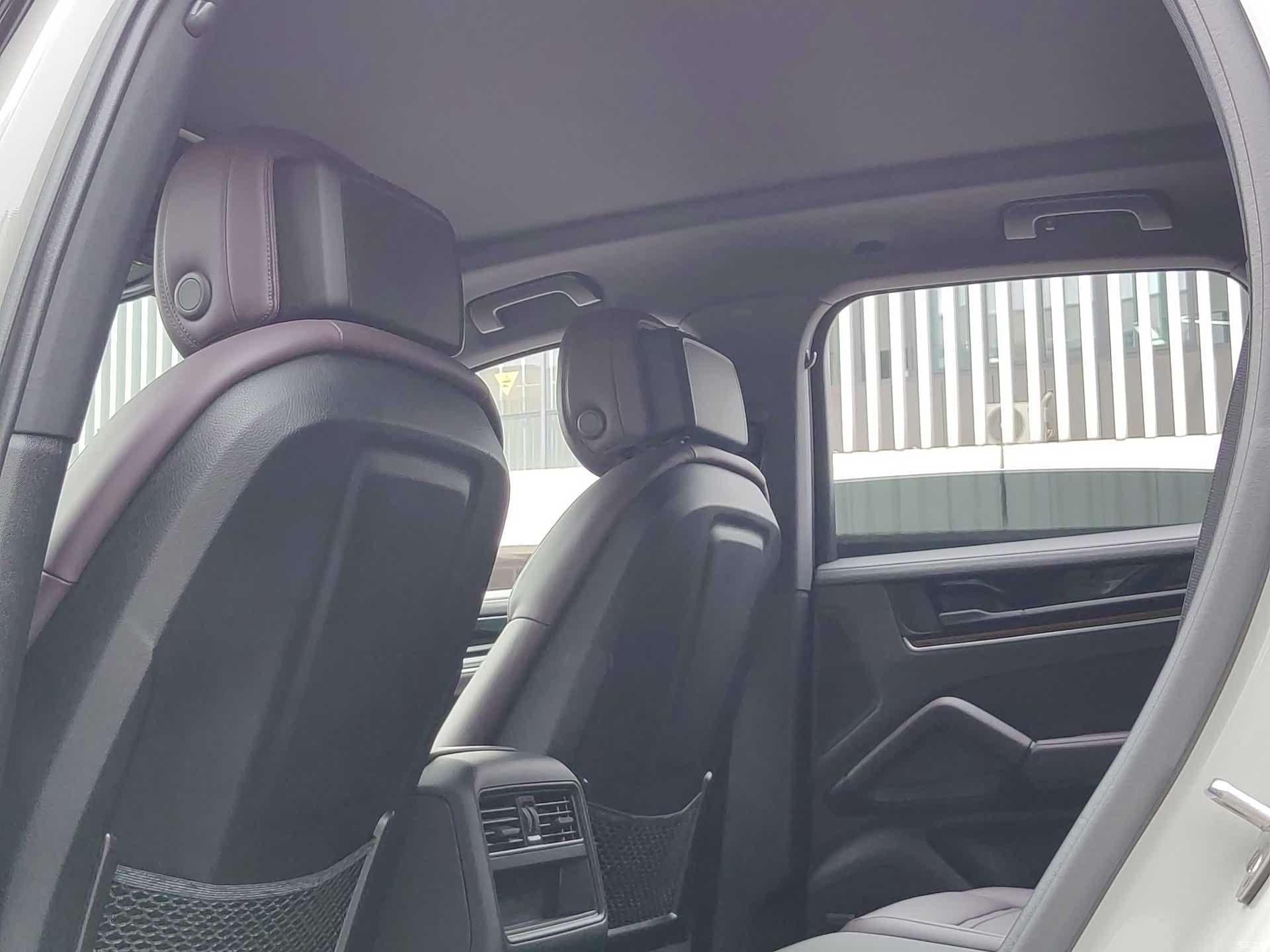 Porsche Cayenne, 2024 12