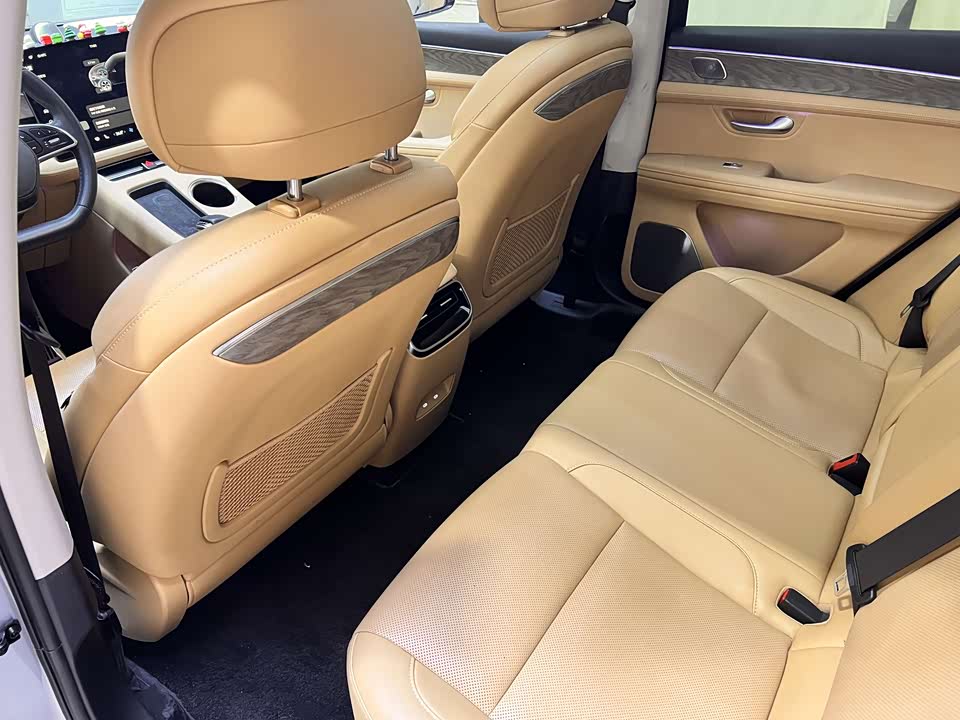 AITO Ask the world M5