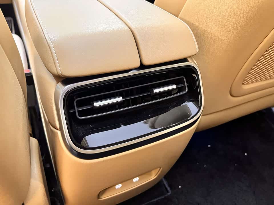 AITO Ask the world M5