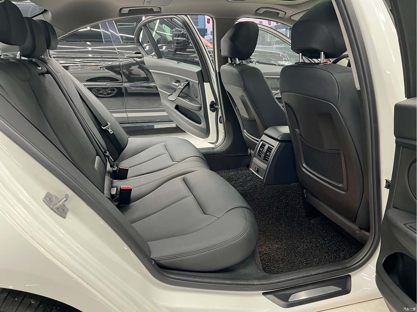 BMW 3 Series, 2017 16