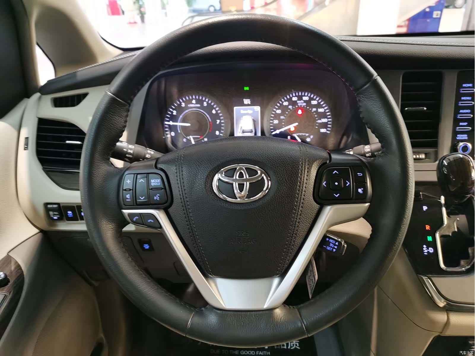 SIENNA XLE, 2019 9