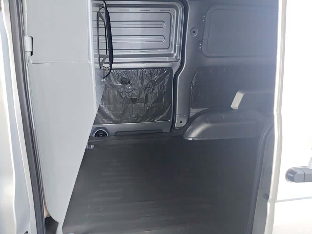 Wuling V, 2020 17