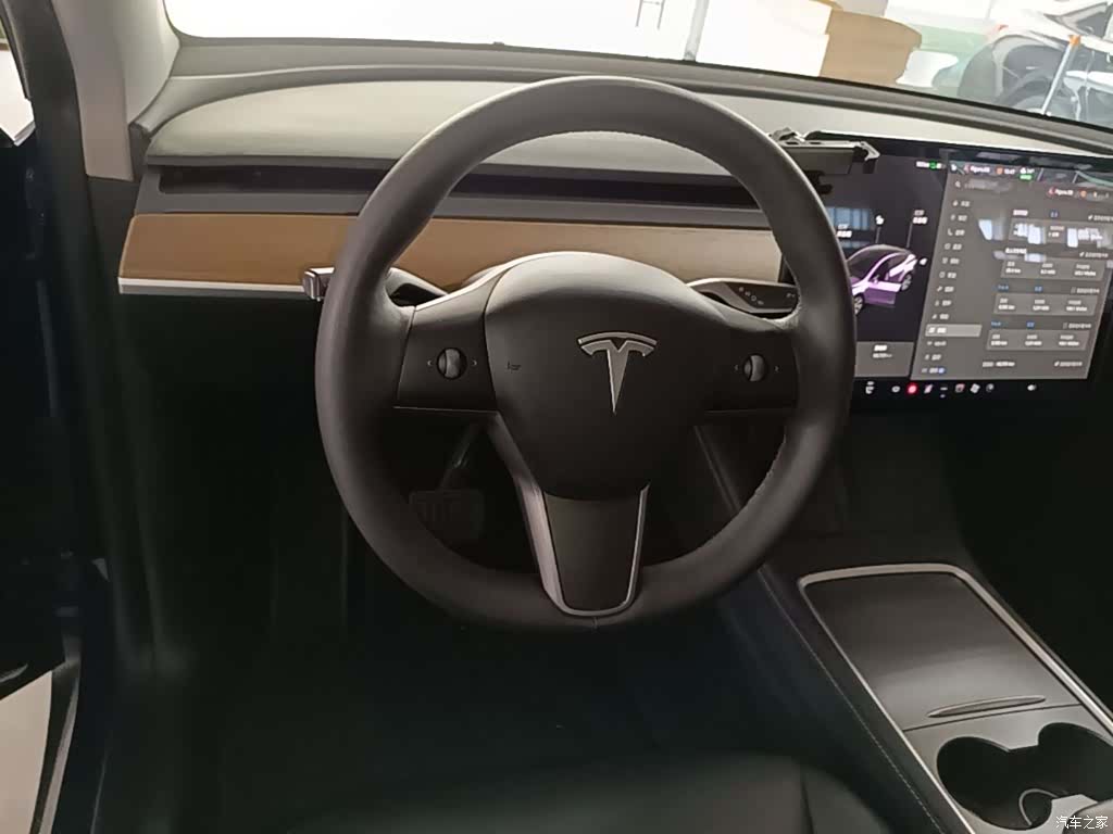 Tesla Model Y, 2021 11
