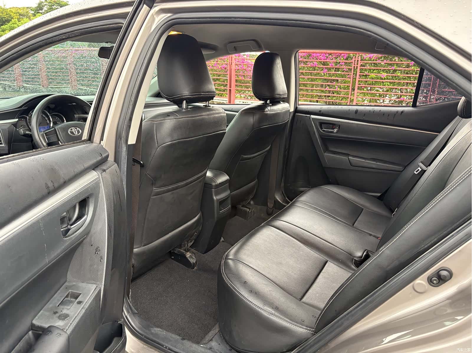 Toyota Corolla, 2015 11