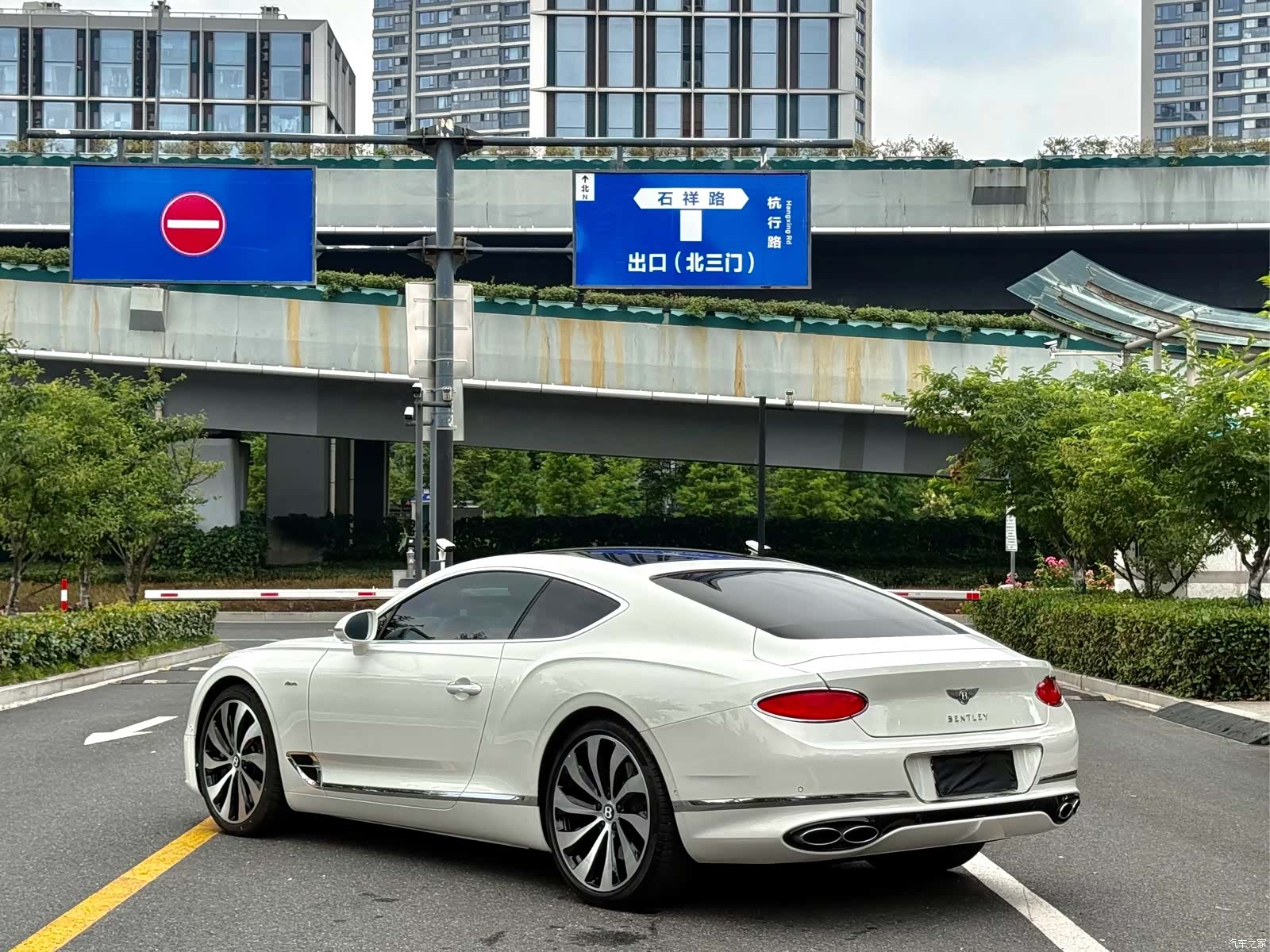 Bentley Continental GT, 2025 9