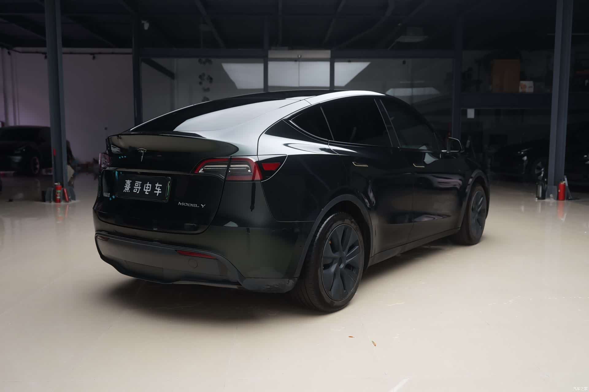 Tesla Model Y, 2024 все фото