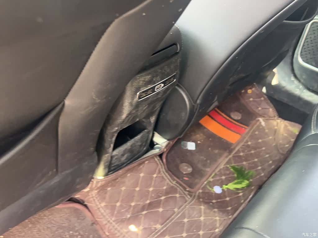 Geely Coolray, 2025 18
