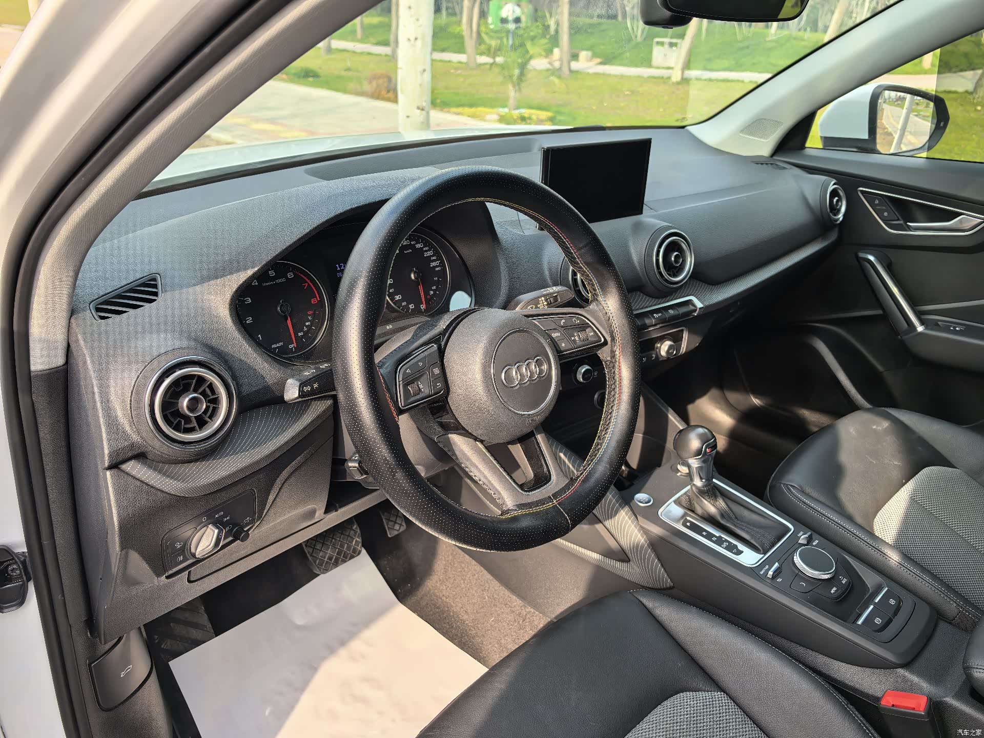 Audi Q2L, 2021 10