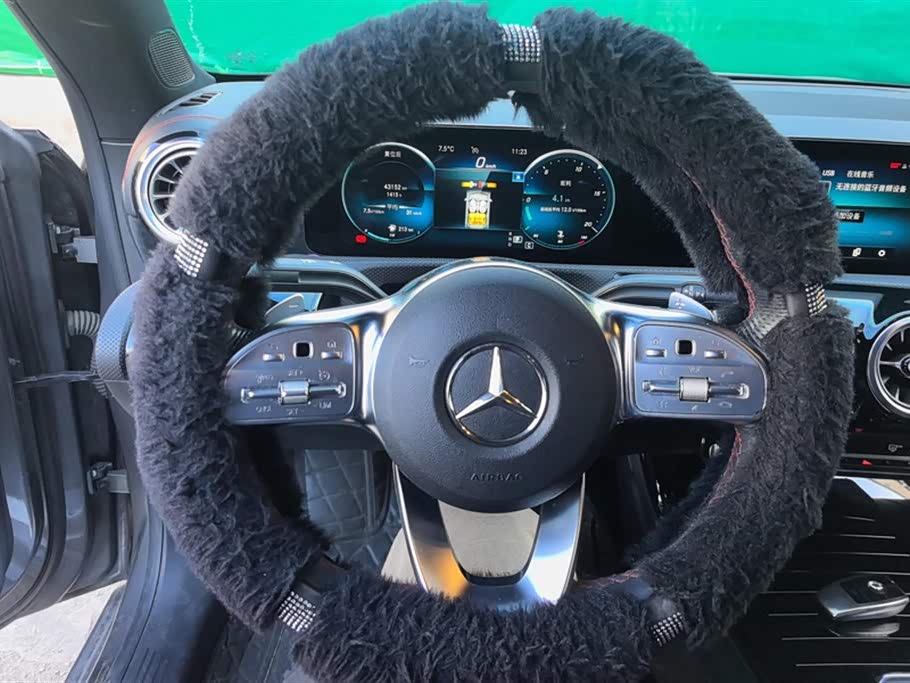 Mercedes-Benz CLA