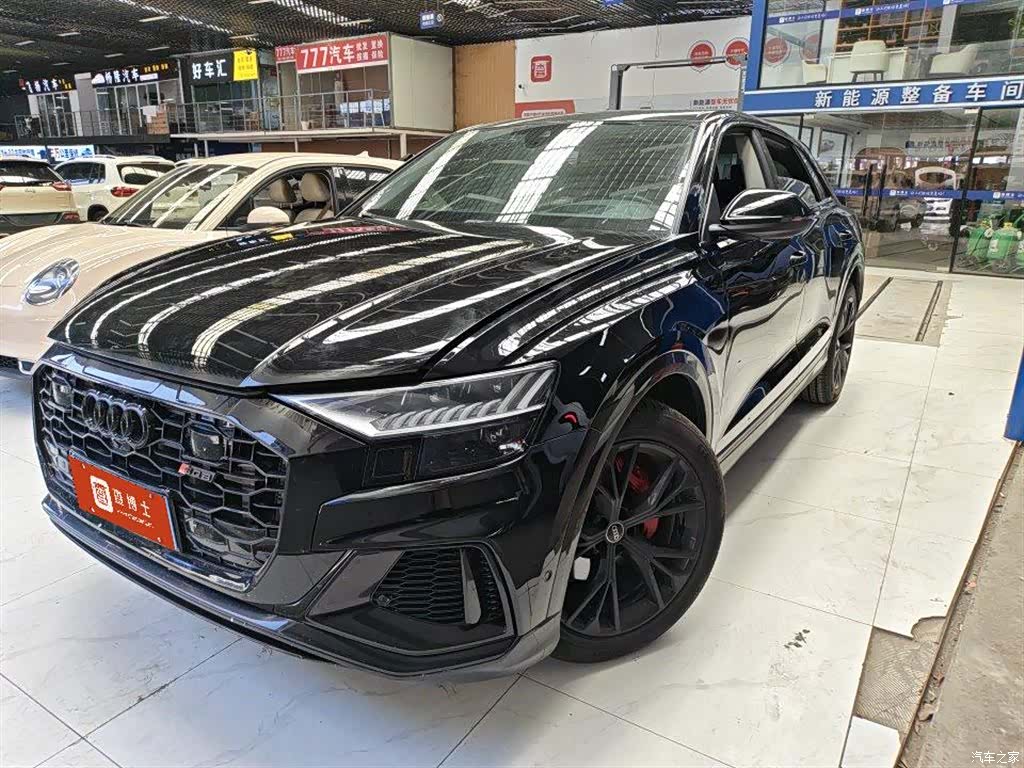 Audi Q8, 2022 1
