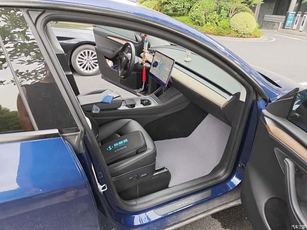 Tesla Model Y, 2021 19