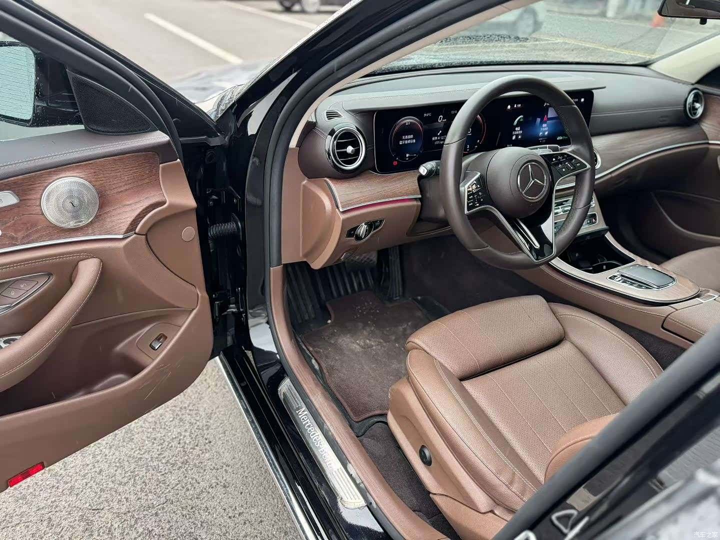 Mercedes-Benz E-Class, 2023 4
