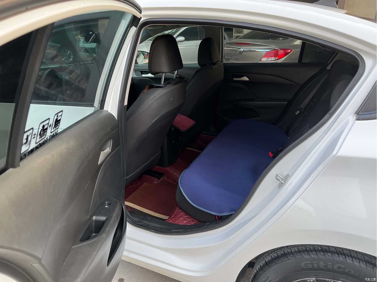 Chevrolet 320, 2019 8