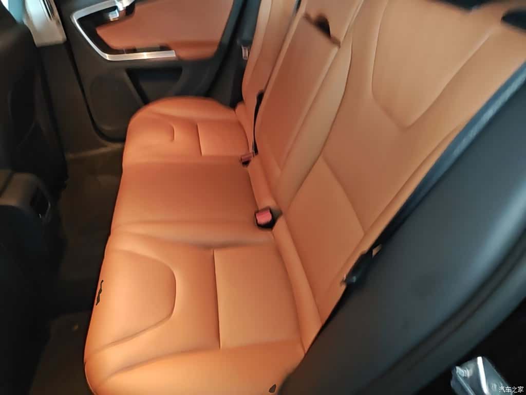 Volvo V60, 2017 17