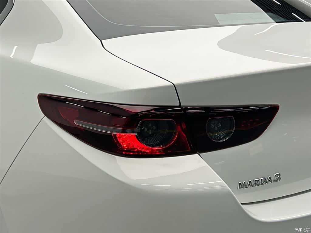 Mazda Mazda3, 2024 10
