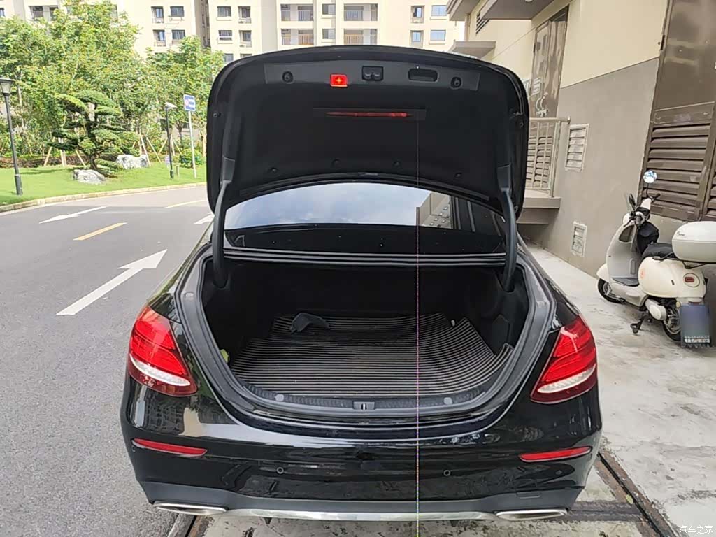 Mercedes-Benz E-Class, 2019 19