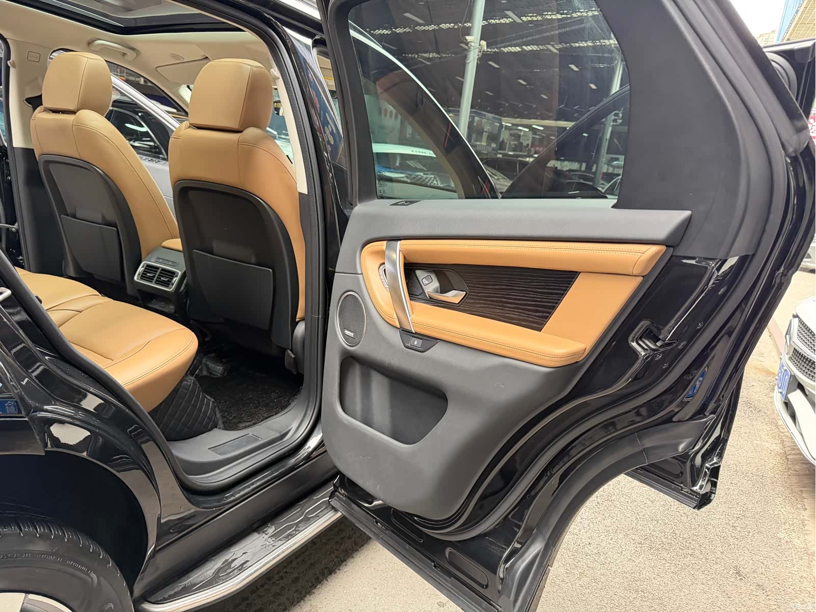 Land Rover Discovery, 2023 23