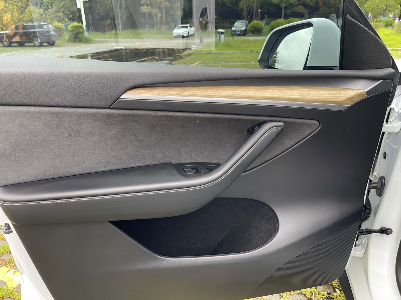 Tesla Model Y, 2023 17